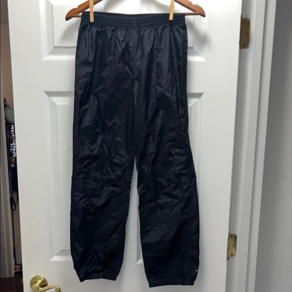 Eastern Mountain Sports Kids' size M Black Rain Pants
